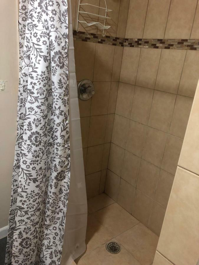 Quiet Cozy Efficiency Appartamento Hollywood Esterno foto